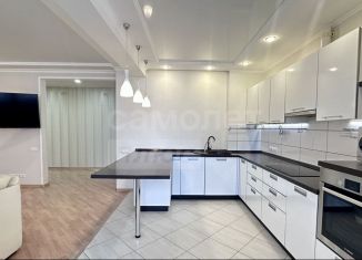 Продается 4-комнатная квартира, 101.9 м2, Оренбург, улица Сергея Лазо, 14