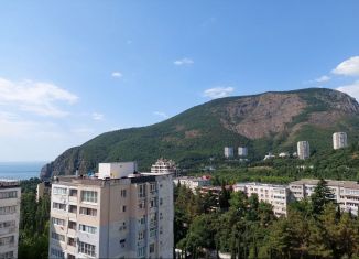 Трехкомнатная квартира на продажу, 70 м2, посёлок городского типа Партенит, Солнечная улица, 11