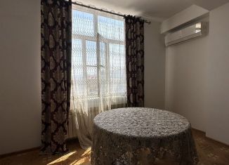 Продается 2-комнатная квартира, 80 м2, Махачкала, улица Хаджи Булача, 26А