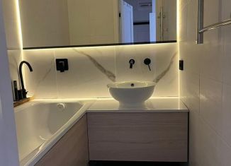 Продаю 2-ком. квартиру, 57 м2, Ростов-на-Дону, Пролетарский район, Берберовская улица, 16с2