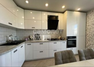 Продаю 2-ком. квартиру, 60.3 м2, Гусь-Хрустальный, Теплицкий проспект, 44