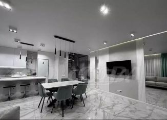 Продается четырехкомнатная квартира, 135 м2, Тюмень, улица Газовиков, 35