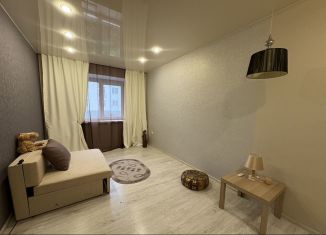 1-комнатная квартира на продажу, 36 м2, поселок городского типа Белоярский, Сибирская улица, 1