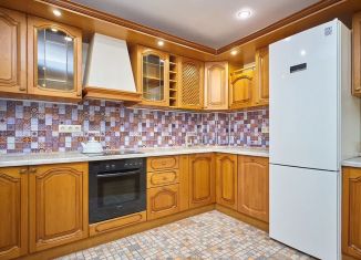 Продам 3-комнатную квартиру, 110.3 м2, Тюмень, Орловская улица, 35к2