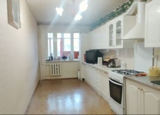 3-комнатная квартира на продажу, 104.8 м2, Боровичи, Южная улица, 8