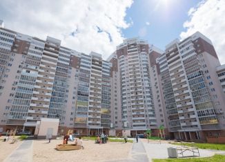 Сдается 1-комнатная квартира, 45 м2, Екатеринбург, улица Токарей, 26, улица Токарей