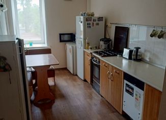 Продается четырехкомнатная квартира, 74 м2, Еврейская АО, улица Калинина, 65