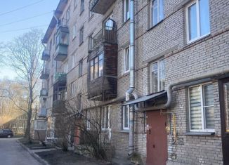 Трехкомнатная квартира на продажу, 56 м2, Санкт-Петербург, Дачный проспект, 27к2