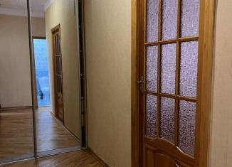 Сдается 3-ком. квартира, 80 м2, Махачкала, улица Абдулхакима Исмаилова, 4В, Советский район