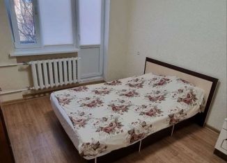 Сдам в аренду 4-ком. квартиру, 67 м2, Симферополь, Киевская улица, 88, Железнодорожный район