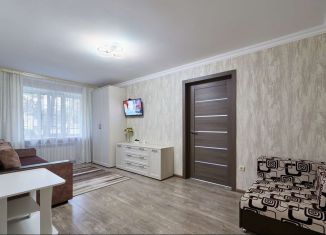 Сдается в аренду 2-комнатная квартира, 40 м2, Кисловодск, улица Героев Медиков, 1