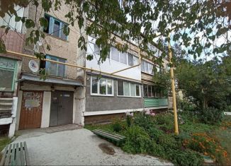 Продажа двухкомнатной квартиры, 49 м2, поселок городского типа Белоярский, Юбилейная улица, 32А