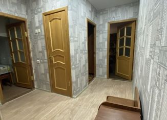 Сдается трехкомнатная квартира, 58 м2, Валуйки, улица Максима Горького, 3