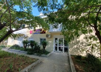 Продажа торговой площади, 75.6 м2, село Тенистое, улица Ленина, 37