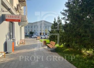 Продаю 4-ком. квартиру, 120 м2, Махачкала, улица Коркмасова, 16, Советский район