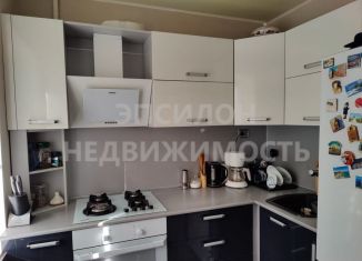 Продажа 2-ком. квартиры, 45 м2, Курск, улица Радищева, 57, Центральный округ