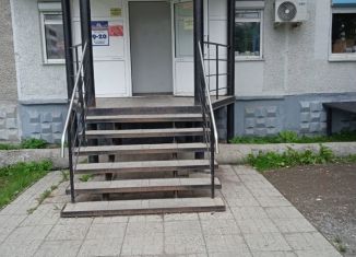 Продаю торговую площадь, 47 м2, Серов, улица Попова, 13