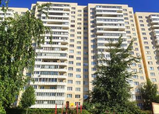 Продам 3-ком. квартиру, 77 м2, Санкт-Петербург, улица Маршала Казакова, 44к1, метро Ленинский проспект