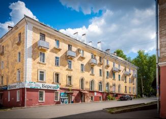 Продам торговую площадь, 221.6 м2, Кирово-Чепецк, улица Горького, 10