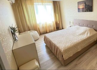 Сдам 3-ком. квартиру, 80 м2, Краснодарский край, проспект Ленина, 52А