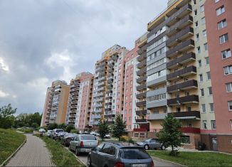 Продаю трехкомнатную квартиру, 82.3 м2, Калуга, Октябрьский округ, Аллейная улица, 19