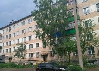 Сдаю в аренду 3-ком. квартиру, 53 м2, Челябинск, Лазурная улица, 8А, Металлургический район