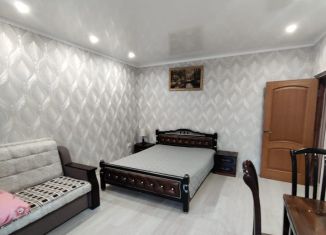 Сдается в аренду коттедж, 80 м2, Евпатория, улица Кирова, 16