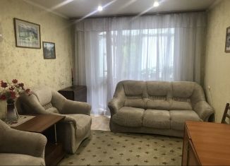 Продам 2-ком. квартиру, 47 м2, Абакан, улица Володарского, 1