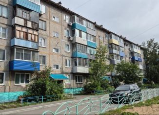 Продам трехкомнатную квартиру, 46.8 м2, Хабаровский край, Магистральное шоссе, 13к2