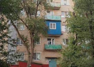 Продам 3-ком. квартиру, 61 м2, Элиста, 4-й микрорайон, 40, 4-й микрорайон