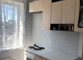 Сдам в аренду 1-ком. квартиру, 30 м2, Черногорск, проспект Космонавтов, 10