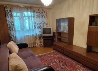 Сдача в аренду 1-ком. квартиры, 32 м2, Дзержинск, улица Терешковой, 34А