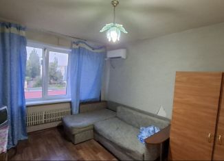 Продаю 1-ком. квартиру, 17 м2, Старый Оскол, микрорайон Молодогвардеец, 1