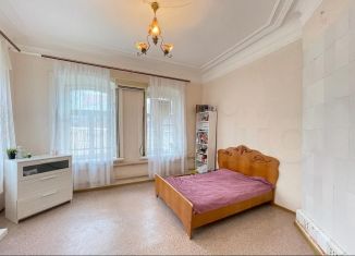 Продажа 2-комнатной квартиры, 50 м2, Астрахань, улица Шаумяна, 45, Кировский район