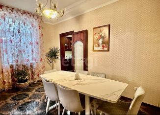 Продаю 3-комнатную квартиру, 169 м2, посёлок городского типа Партенит, улица Победы, 3