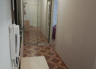 Сдам 2-ком. квартиру, 50 м2, Казань, ЖК Изумрудный Город, улица Салиха Батыева, 11