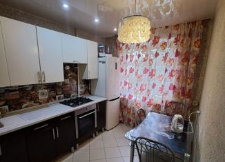 Продается трехкомнатная квартира, 69 м2, Чебоксары, улица Кадыкова, 26