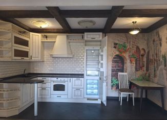 Сдача в аренду 4-ком. квартиры, 100 м2, Сочи, улица Яна Фабрициуса, 2/4Б, микрорайон Яна Фабрициуса