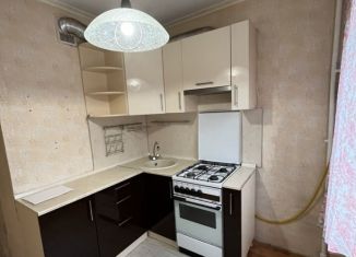 Сдаю в аренду 2-ком. квартиру, 45 м2, Красноярск, Аэровокзальная улица