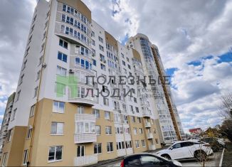 Продажа 2-ком. квартиры, 70 м2, Энгельс, Пристанская улица, 85/1