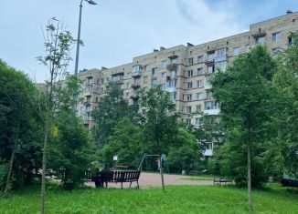 Продаю 3-ком. квартиру, 68 м2, Санкт-Петербург, улица Орджоникидзе, 63, метро Звёздная