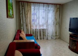 Сдается 2-ком. квартира, 45 м2, Янаул, улица Азина, 16