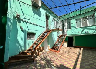 Продаю дом, 150 м2, Махачкала, улица Астемирова, 13, Советский район