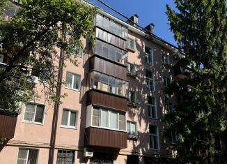 Продаю 2-ком. квартиру, 43 м2, Курск, Центральный округ, улица Льва Толстого, 10