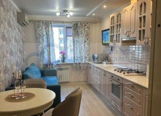 Продам 2-комнатную квартиру, 60 м2, Саратов, улица имени А.В. Плякина, 4