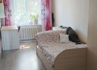 Продаю трехкомнатную квартиру, 60 м2, село Козловка, Малая улица, 5