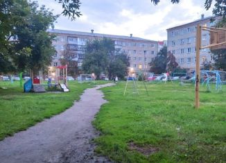 Продаю 2-ком. квартиру, 46 м2, Копейск, проспект Славы, 31А