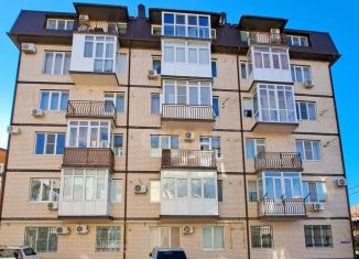 Продаю двухкомнатную квартиру, 55 м2, Геленджик, Кабардинская улица, 18