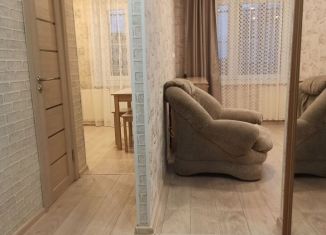 Сдаю в аренду 1-ком. квартиру, 34 м2, Псков, Юбилейная улица, 34