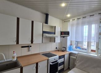 Сдается 1-комнатная квартира, 40 м2, Лобня, улица Крупской, 20к2